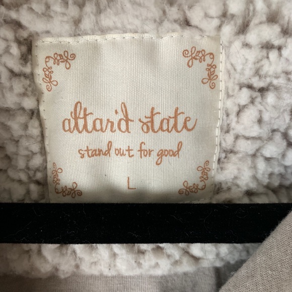 Altar’d State fuzzy brown Sherpa pullover - Picture 3 of 3